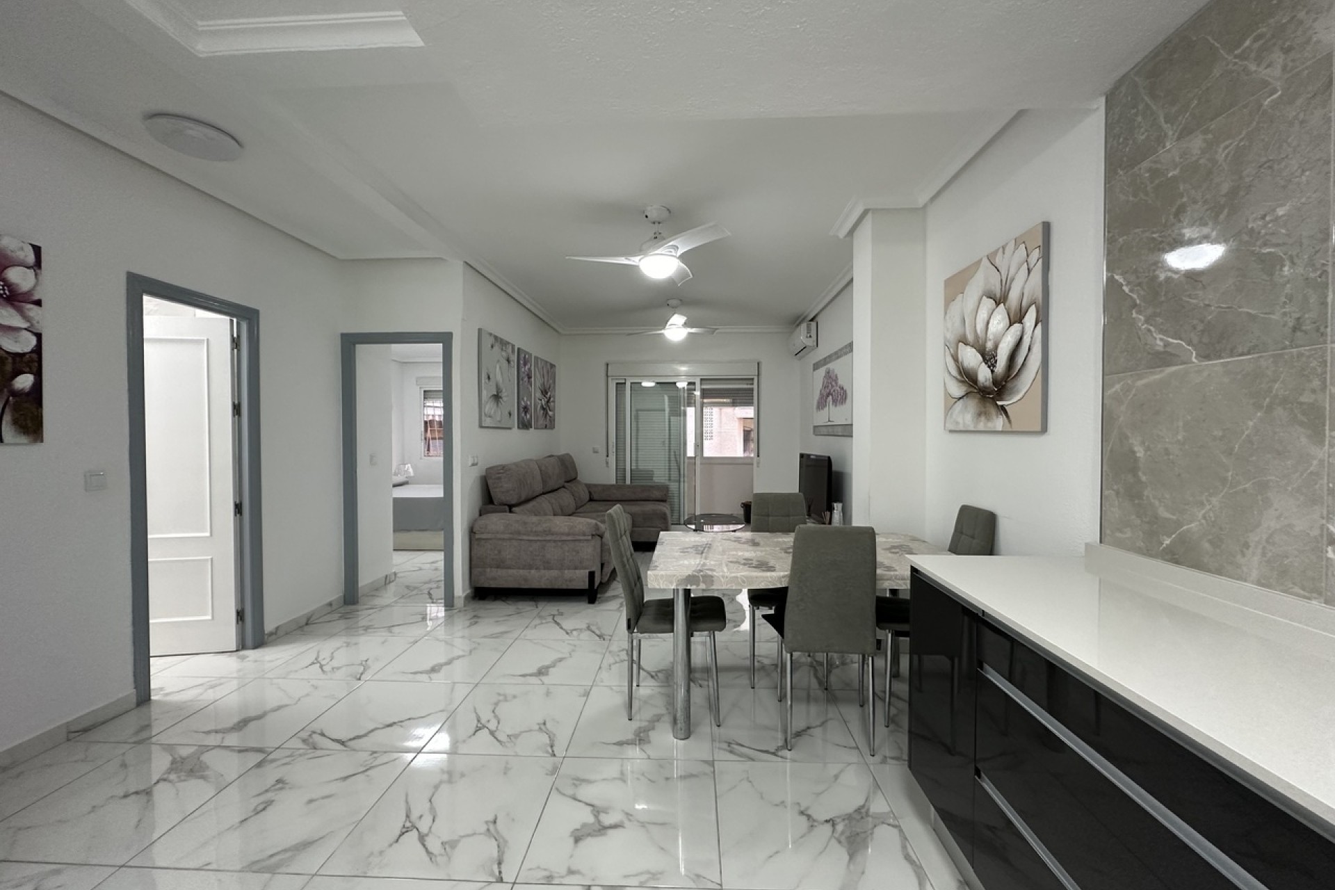 Resale - Wohnung / Appartement -
Torrevieja - Costa Blanca