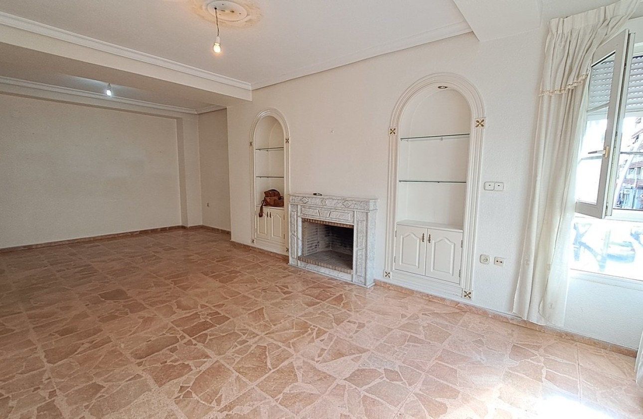 Resale - Wohnung / Appartement -
Torrevieja - Costa Blanca