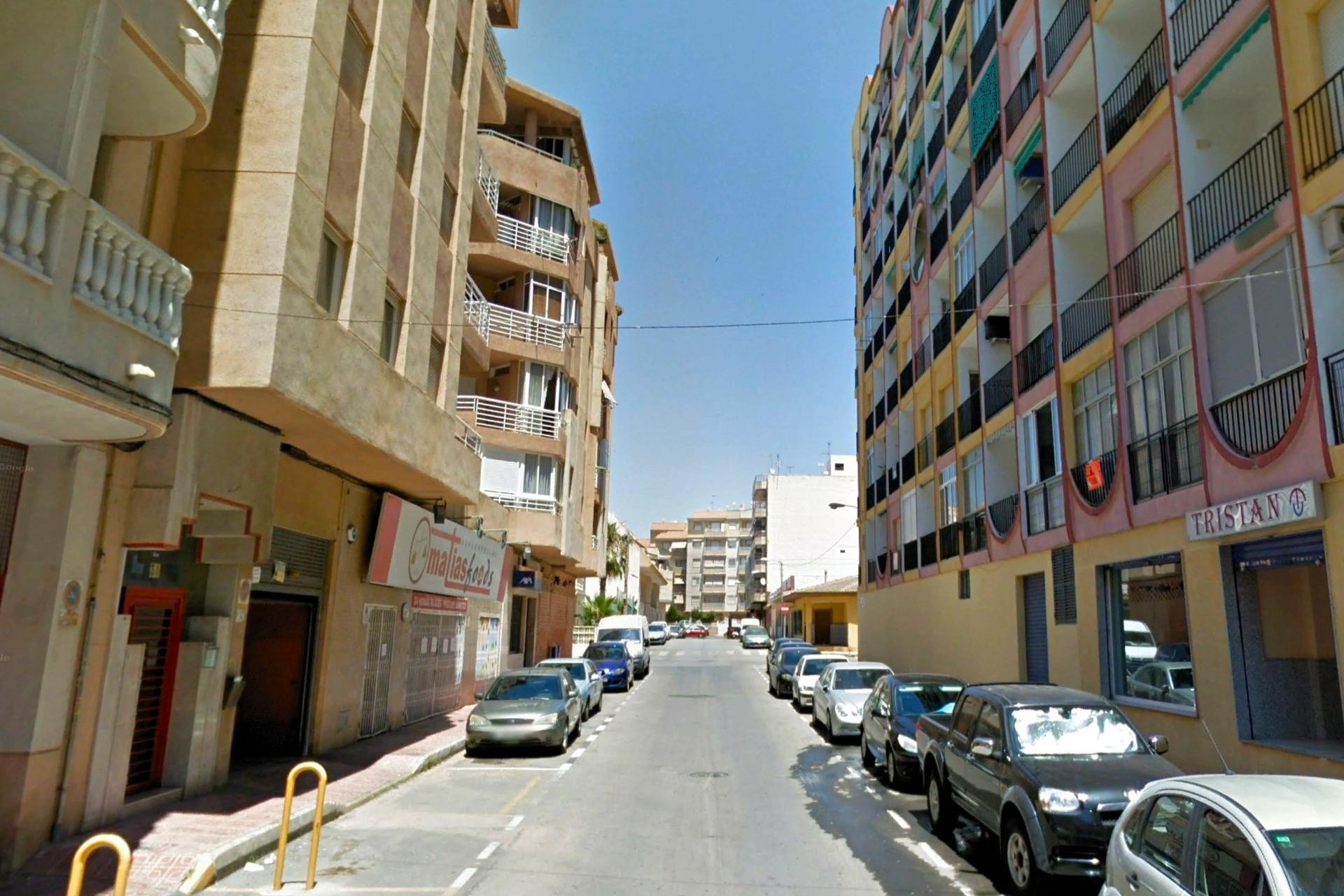 Resale - Wohnung / Appartement -
Torrevieja - Curva del Palangre