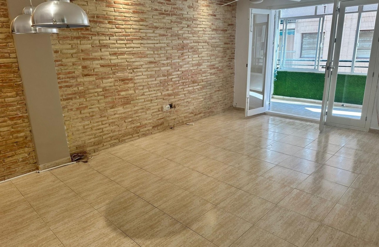 Resale - Wohnung / Appartement -
Torrevieja - El Acequión - Los Náufragos