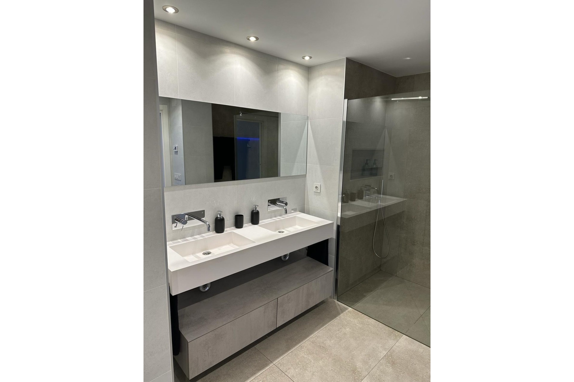 Resale - Wohnung / Appartement -
Torrevieja - El Acequión - Los Náufragos