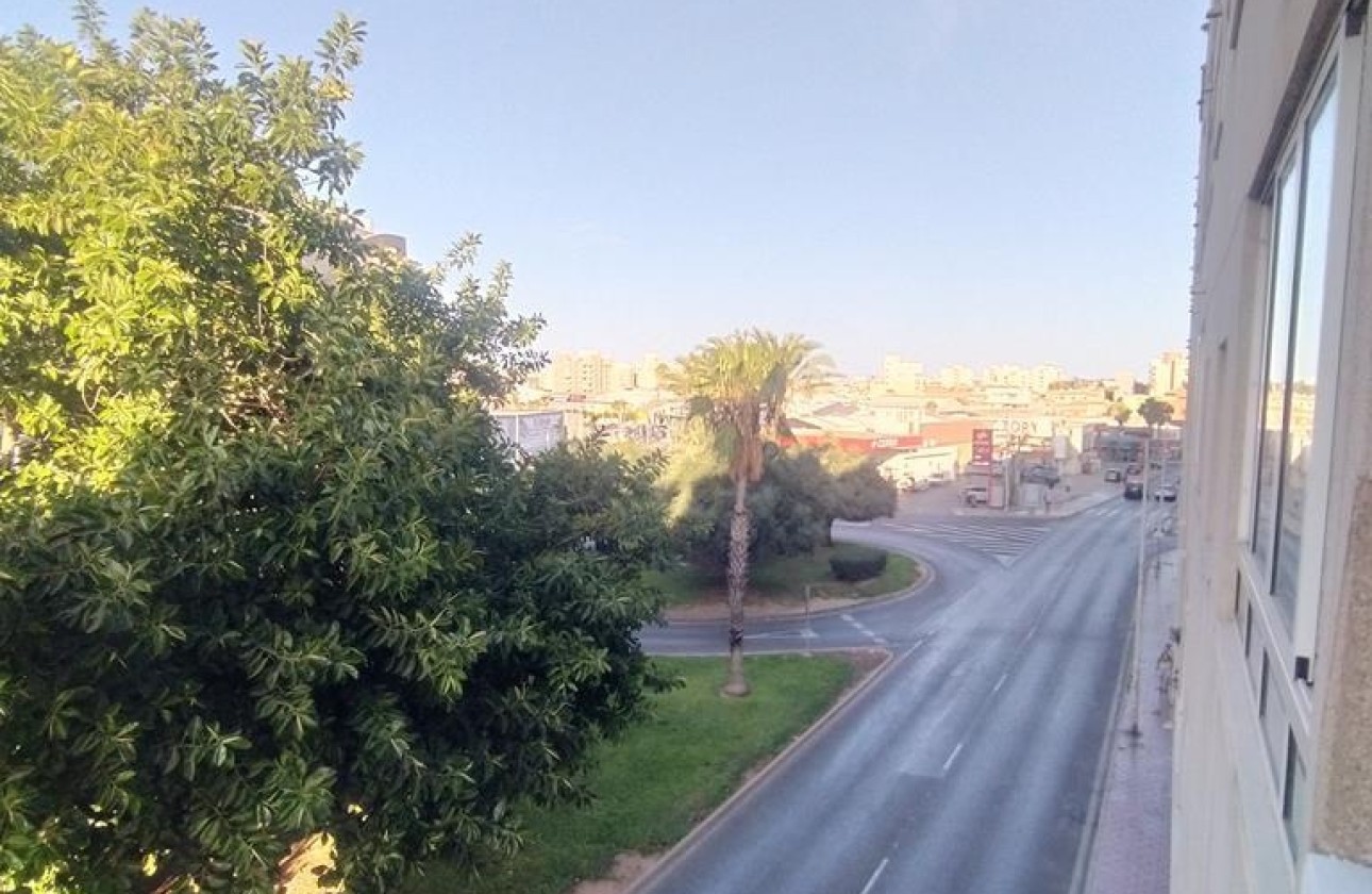 Resale - Wohnung / Appartement -
Torrevieja - El molino