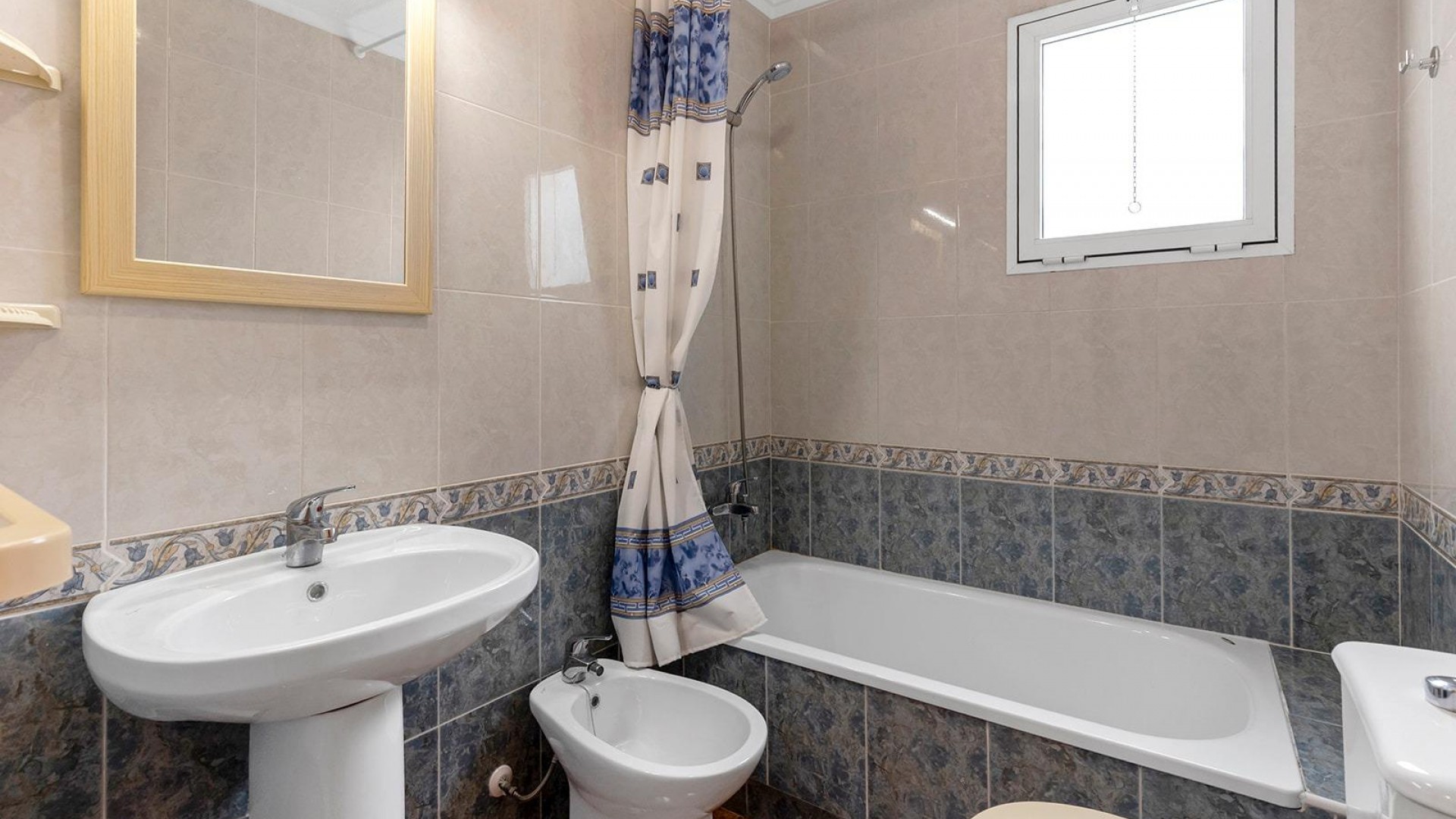Resale - Wohnung Appartement -
Torrevieja - Estacion de autobuses