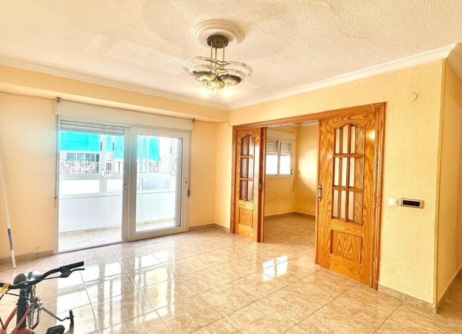 Resale - Wohnung Appartement -
Torrevieja - Estacion de autobuses