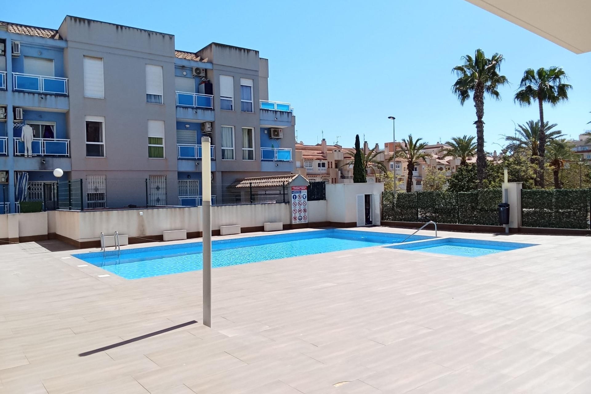 Resale - Wohnung / Appartement -
Torrevieja - Estacion de autobuses