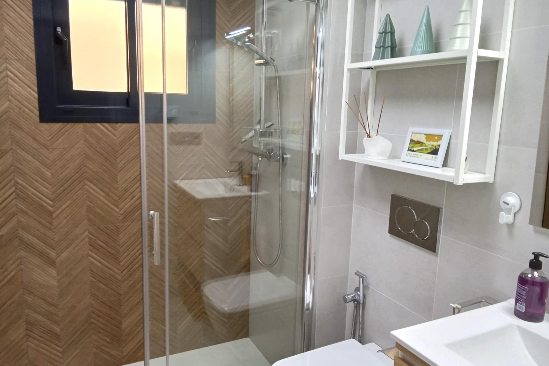 Resale - Wohnung / Appartement -
Torrevieja - Estacion de autobuses