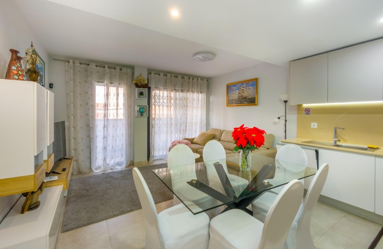 Resale - Wohnung / Appartement -
Torrevieja - Estacion de autobuses