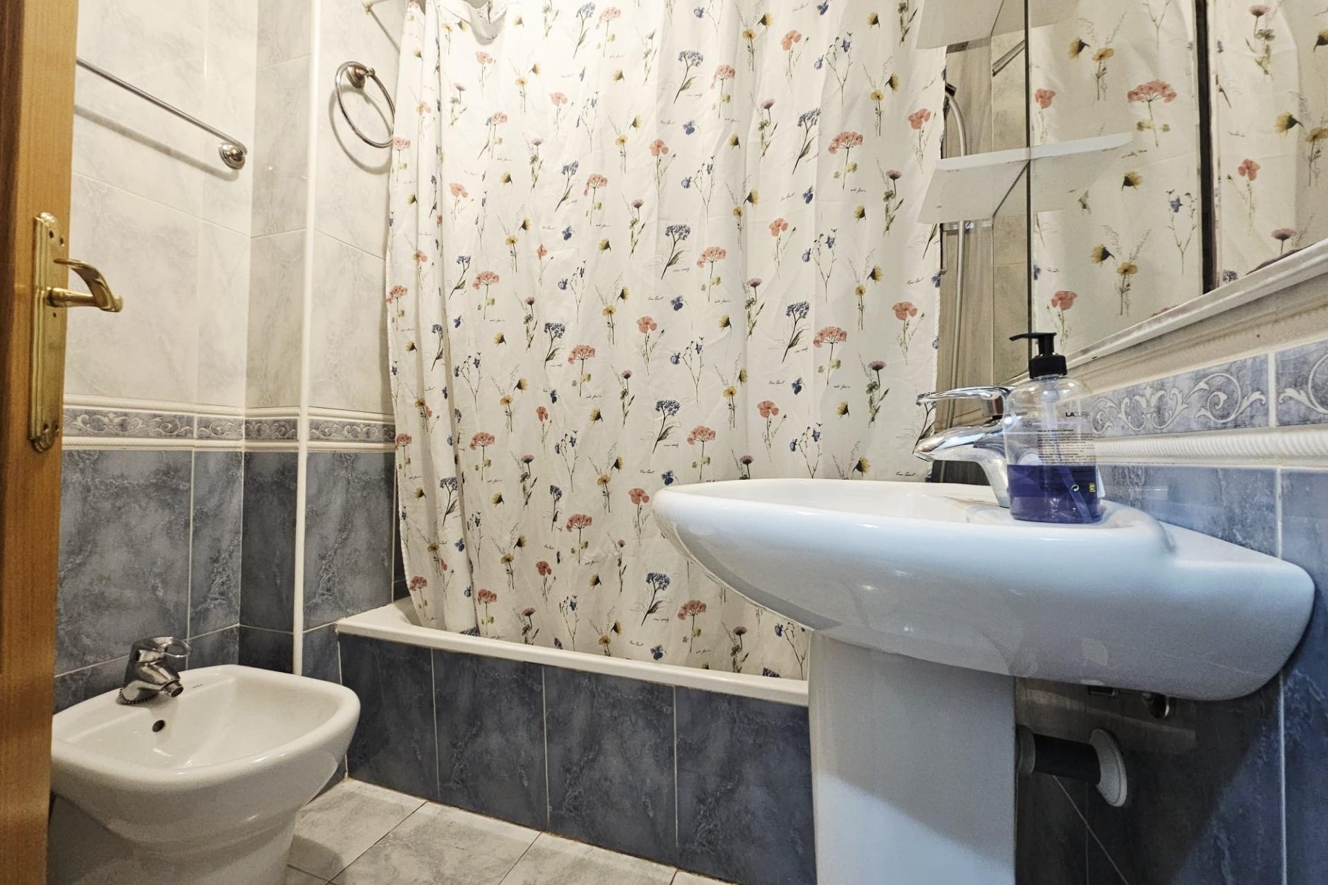 Resale - Wohnung / Appartement -
Torrevieja - Estacion de autobuses