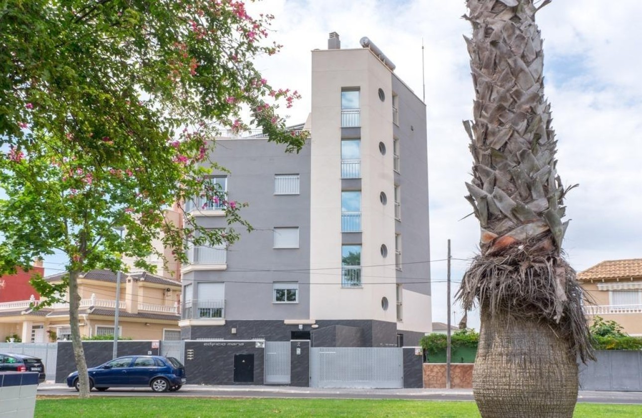 Resale - Wohnung / Appartement -
Torrevieja - Estacion de autobuses