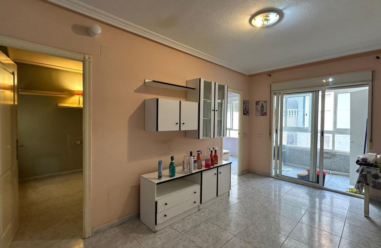 Resale - Wohnung / Appartement -
Torrevieja - Estacion de autobuses