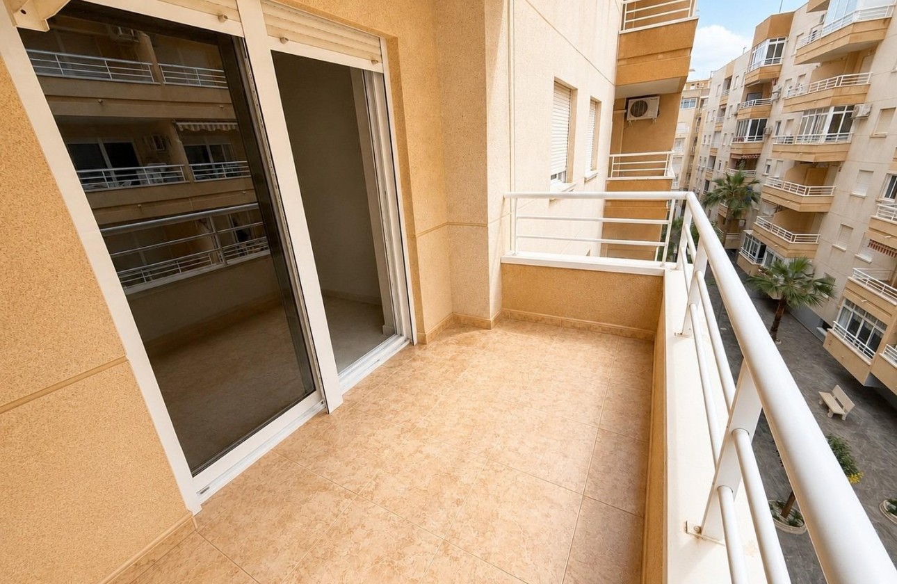 Resale - Wohnung / Appartement -
Torrevieja - Estacion de autobuses