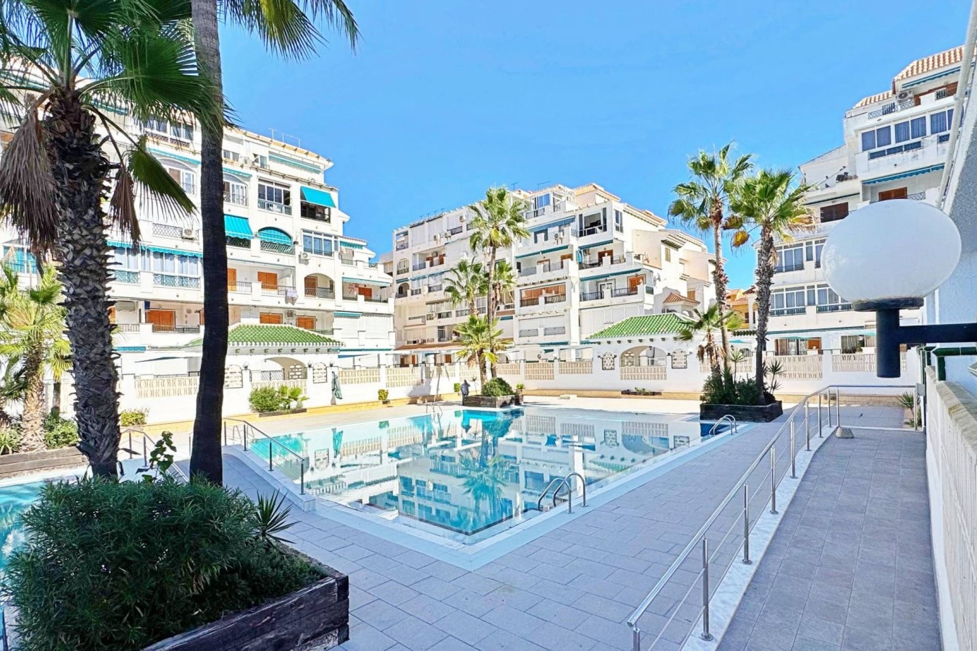 Resale - Wohnung / Appartement -
Torrevieja - La Mata