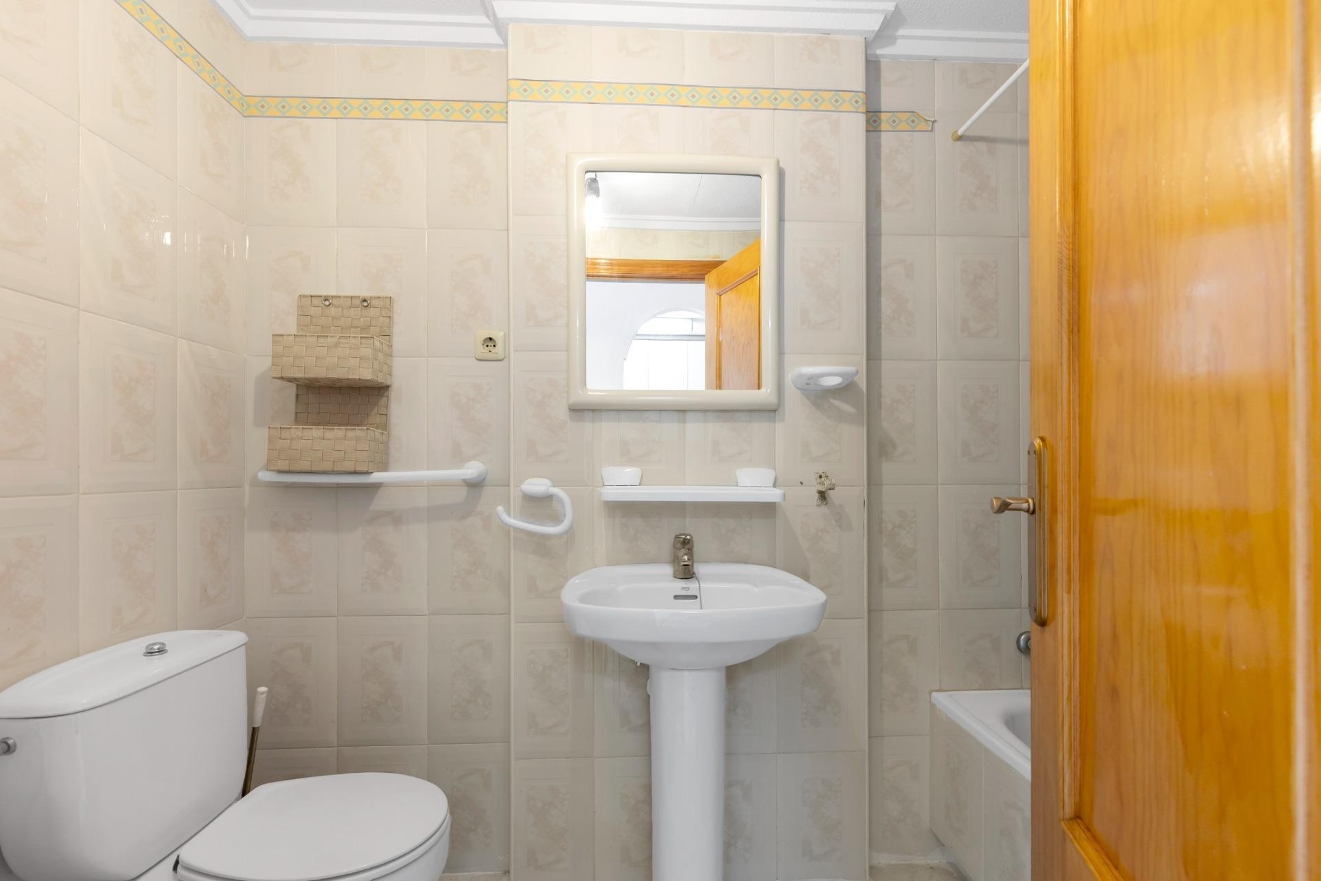 Resale - Wohnung / Appartement -
Torrevieja - La Mata