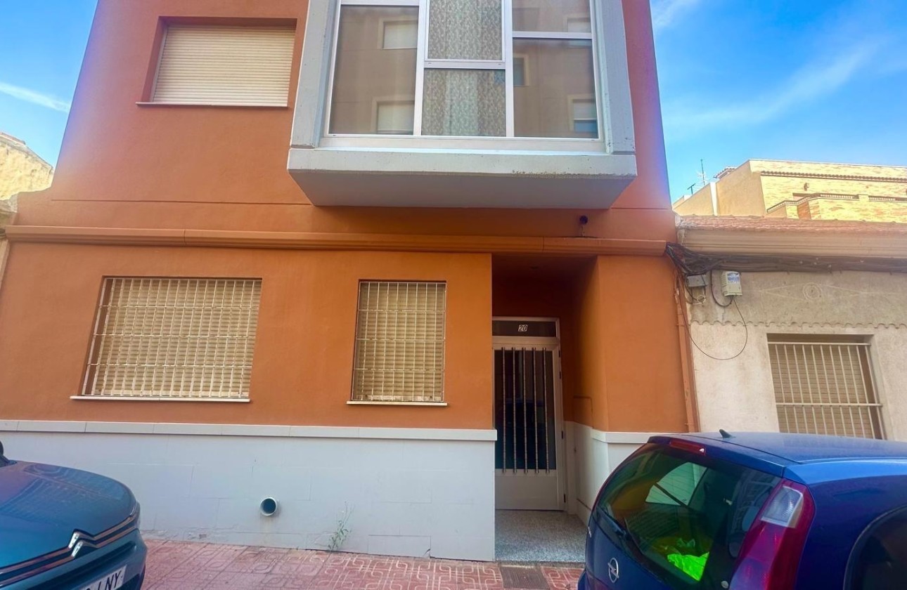 Resale - Wohnung / Appartement -
Torrevieja - La Mata
