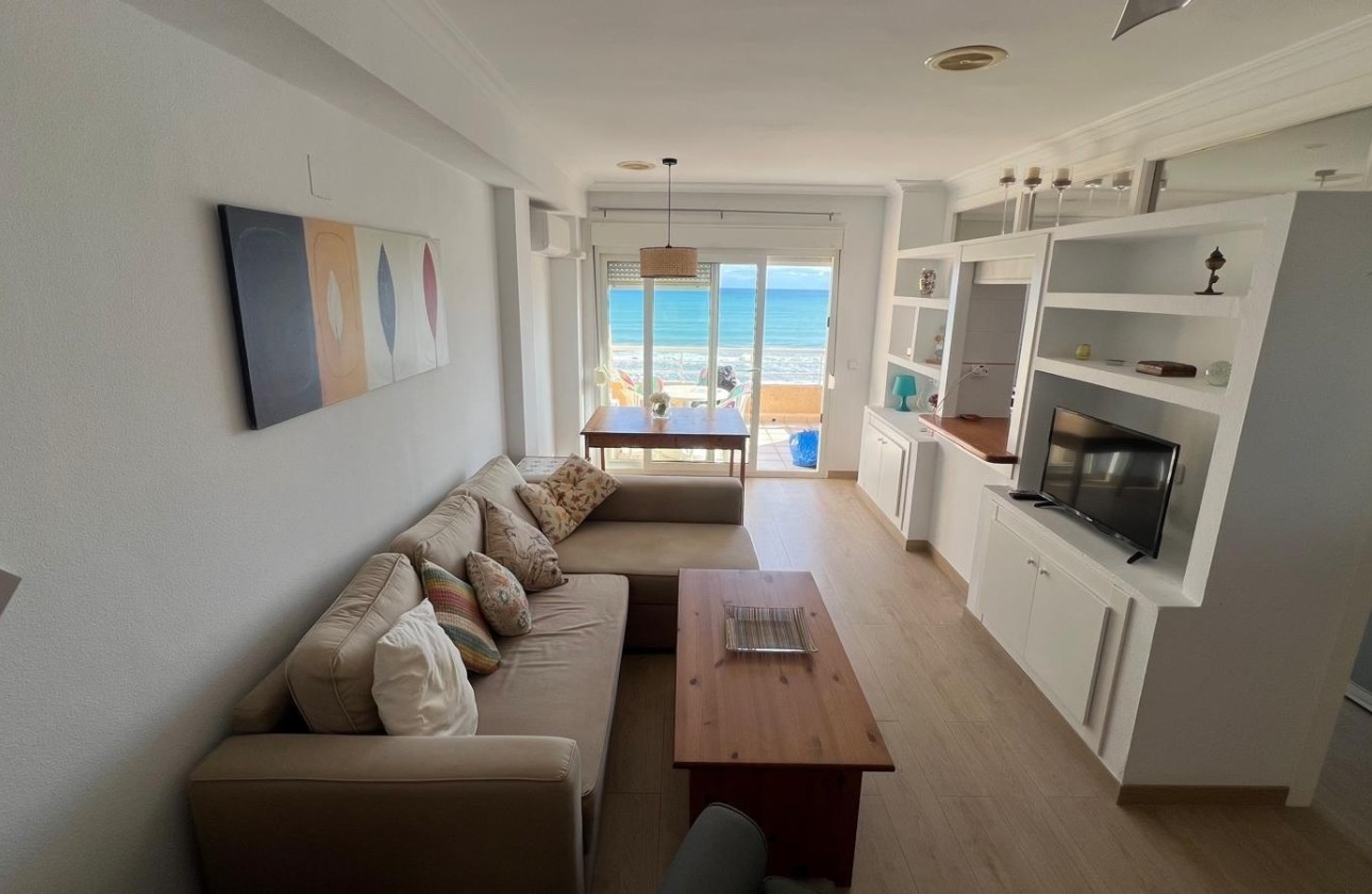 Resale - Wohnung / Appartement -
Torrevieja - La Mata