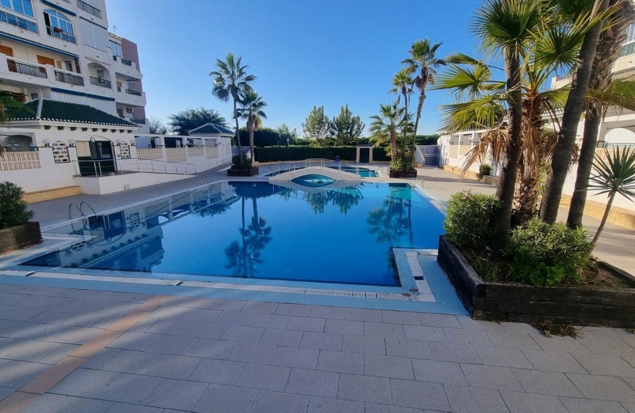 Resale - Wohnung / Appartement -
Torrevieja - La Mata
