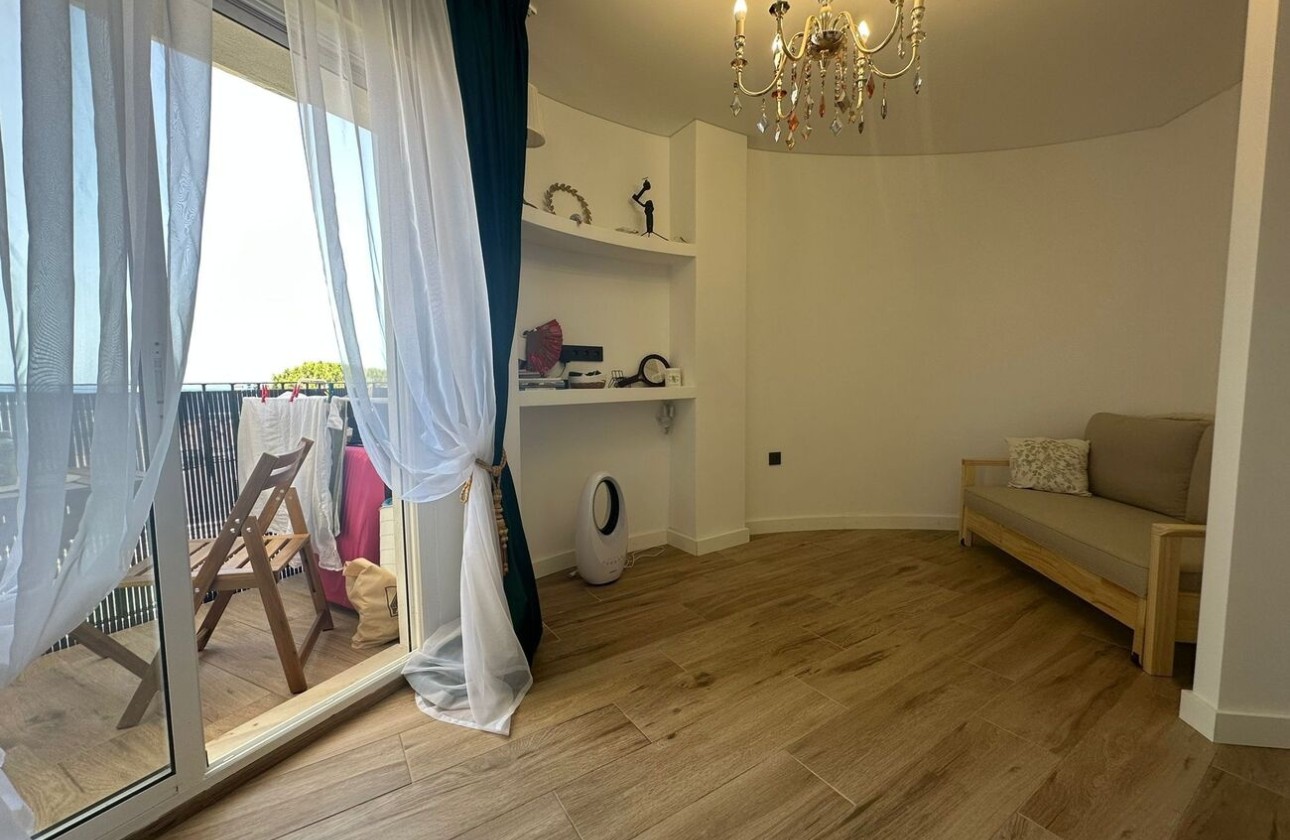 Resale - Wohnung / Appartement -
Torrevieja - La Mata
