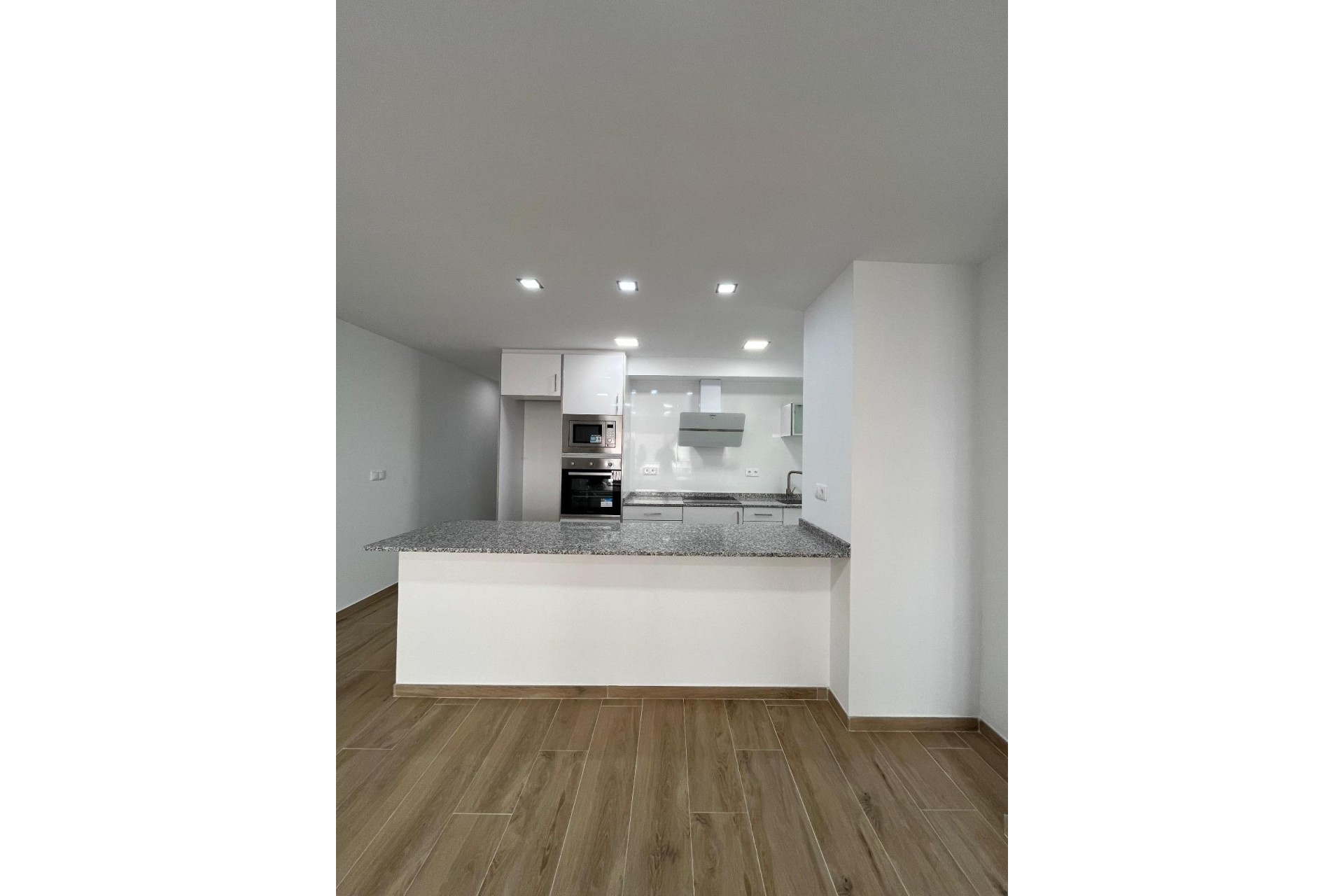 Resale - Wohnung / Appartement -
Torrevieja - La Mata
