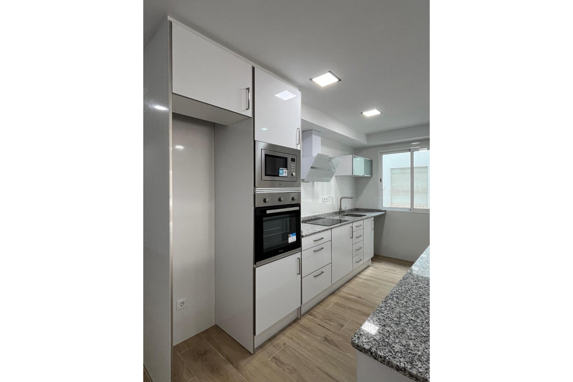 Resale - Wohnung / Appartement -
Torrevieja - La Mata