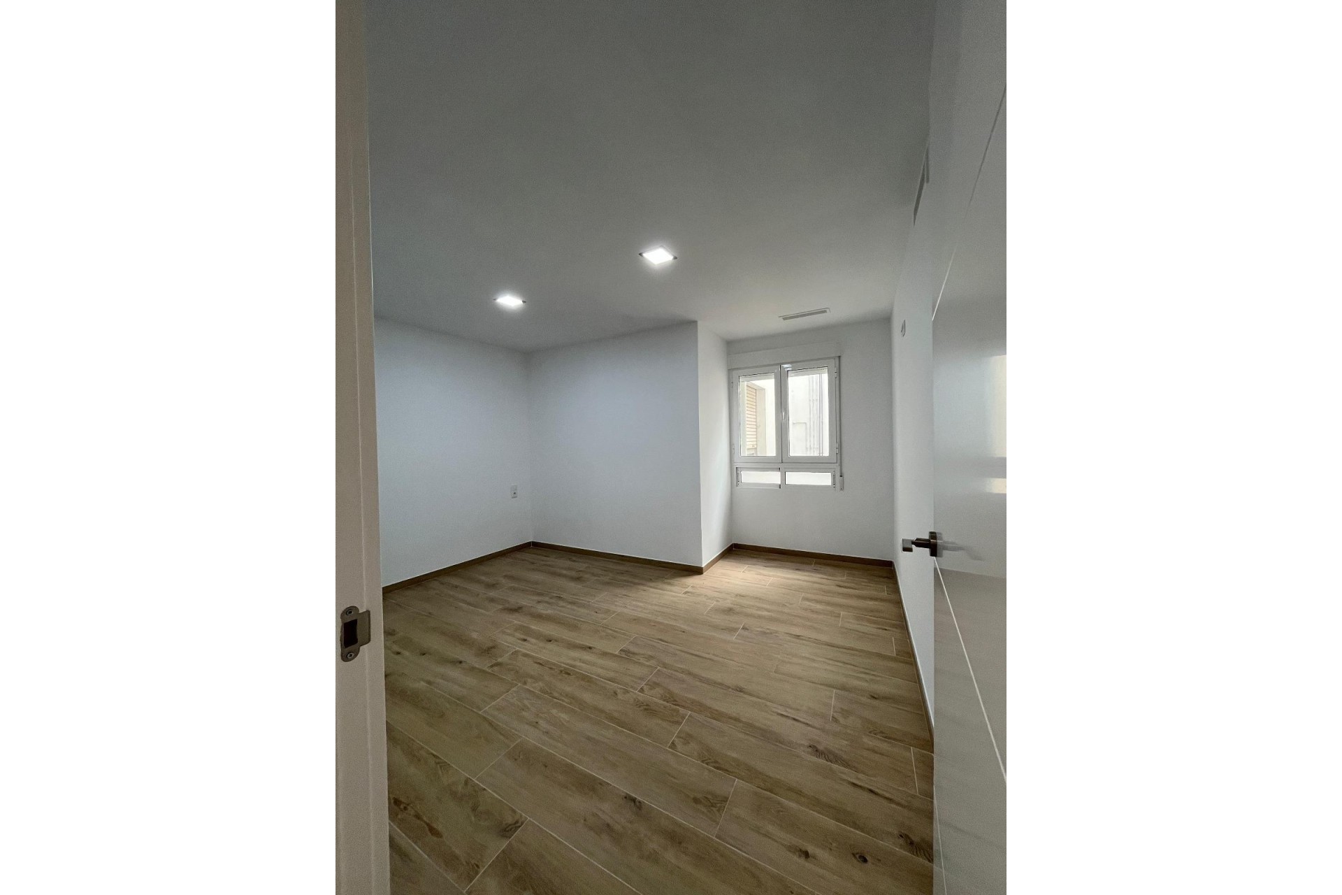 Resale - Wohnung / Appartement -
Torrevieja - La Mata