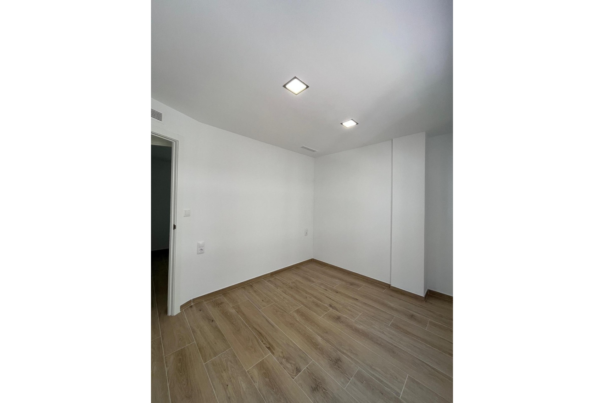 Resale - Wohnung / Appartement -
Torrevieja - La Mata
