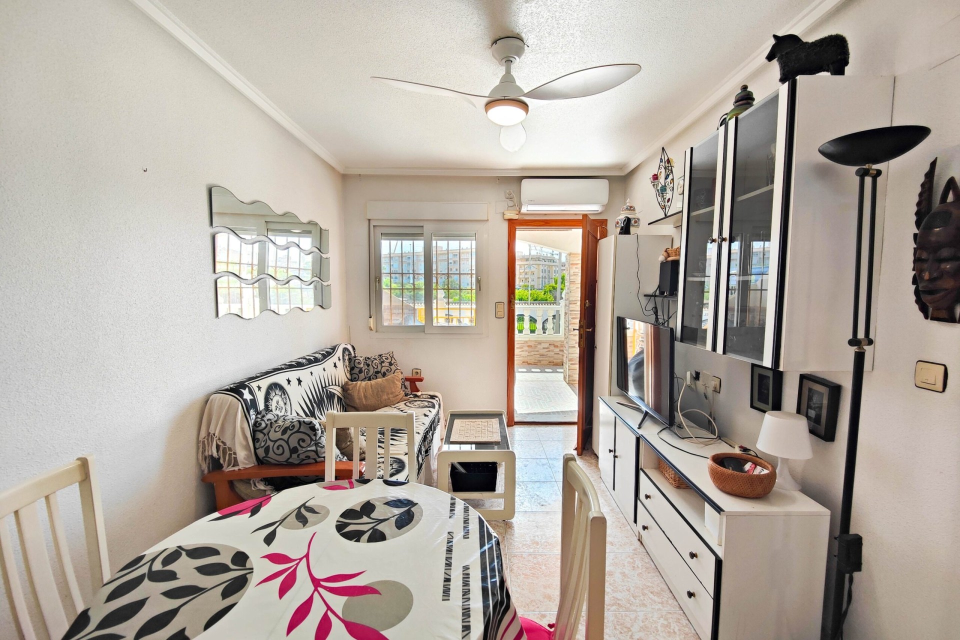 Resale - Wohnung / Appartement -
Torrevieja - La Siesta - El Chaparral - San Luis