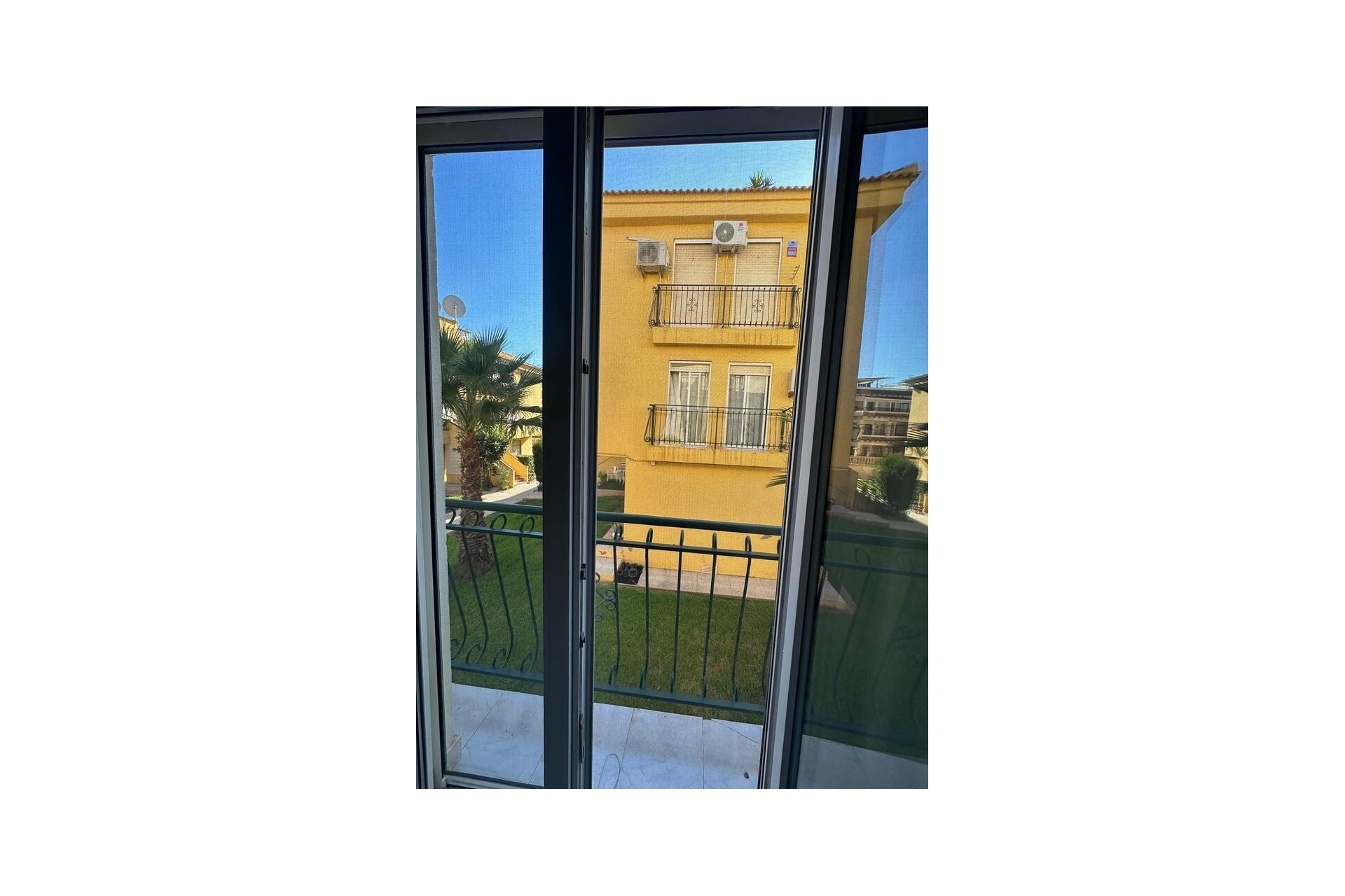Resale - Wohnung / Appartement -
Torrevieja - La veleta