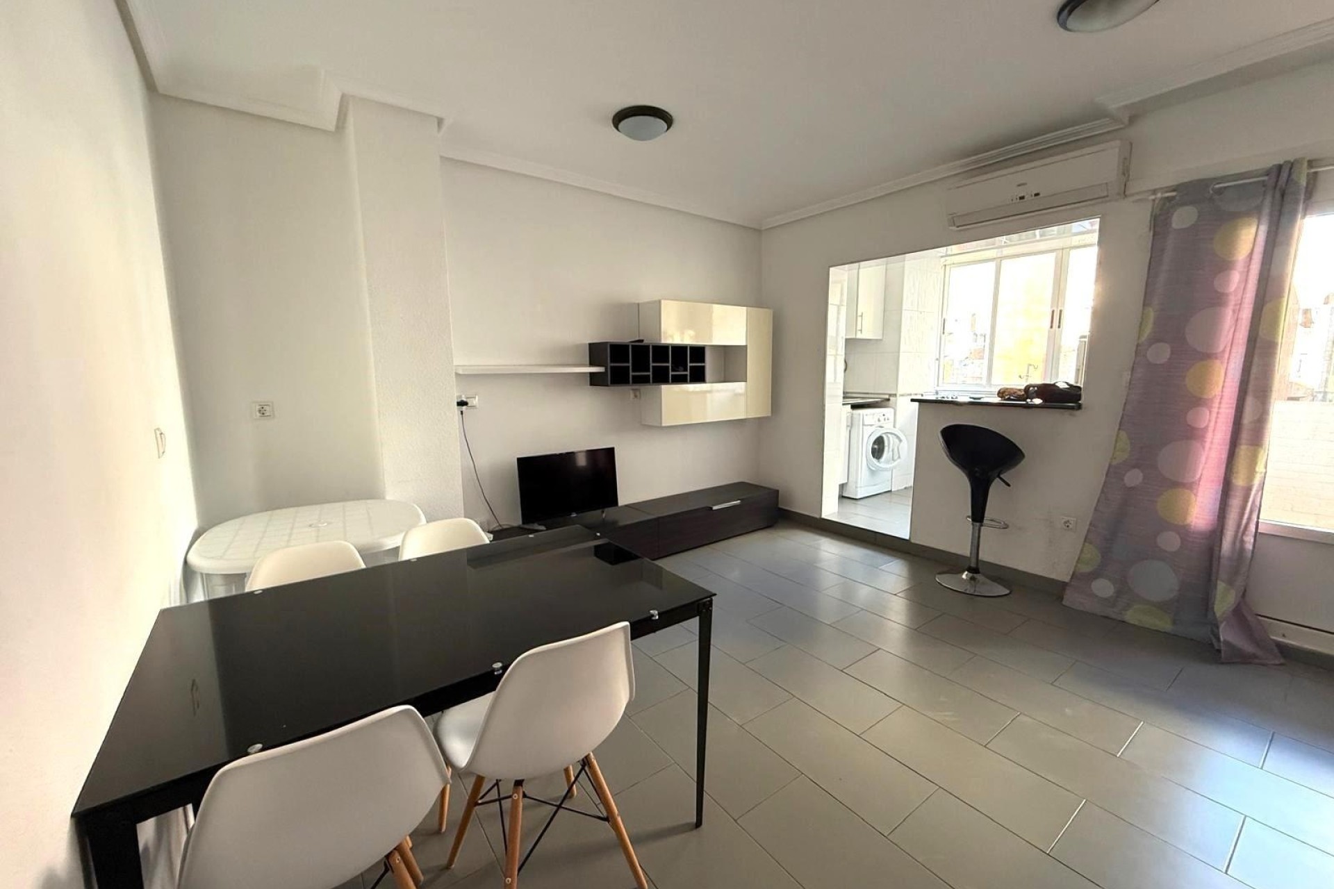 Resale - Wohnung / Appartement -
Torrevieja - Las Piscinas Naturales