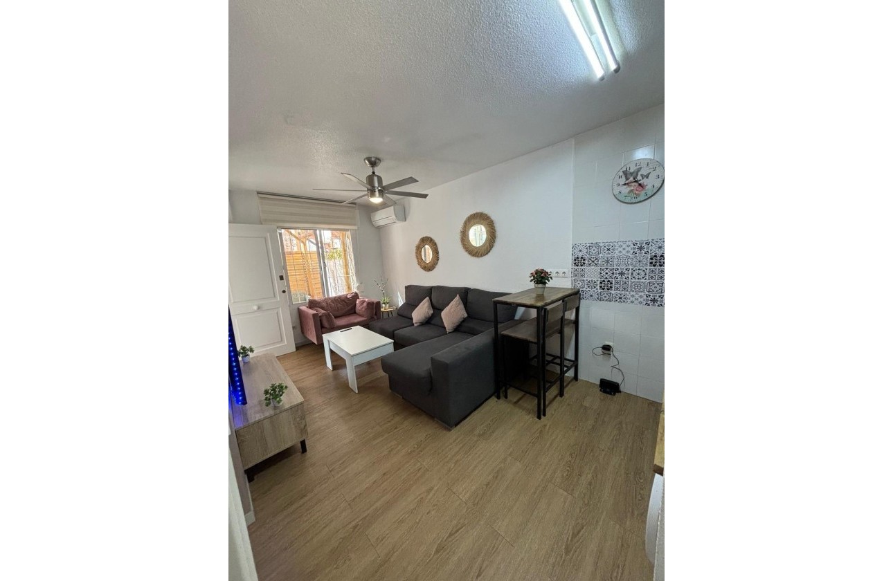 Resale - Wohnung / Appartement -
Torrevieja - Los Balcones