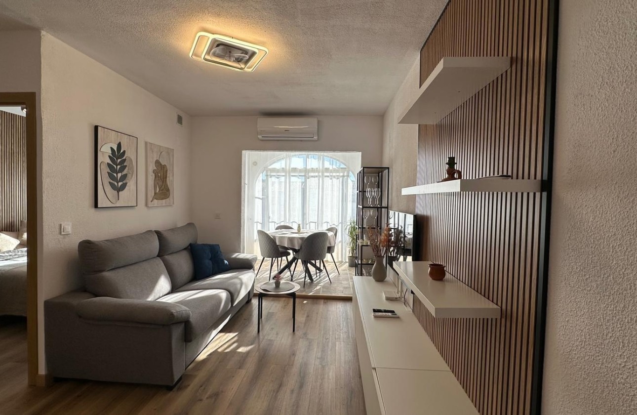 Resale - Wohnung / Appartement -
Torrevieja - Los Balcones