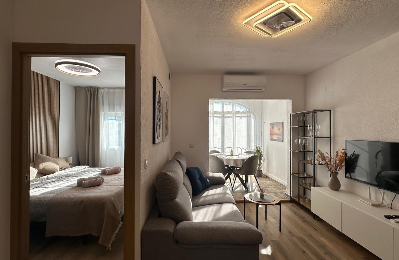 Resale - Wohnung / Appartement -
Torrevieja - Los Balcones