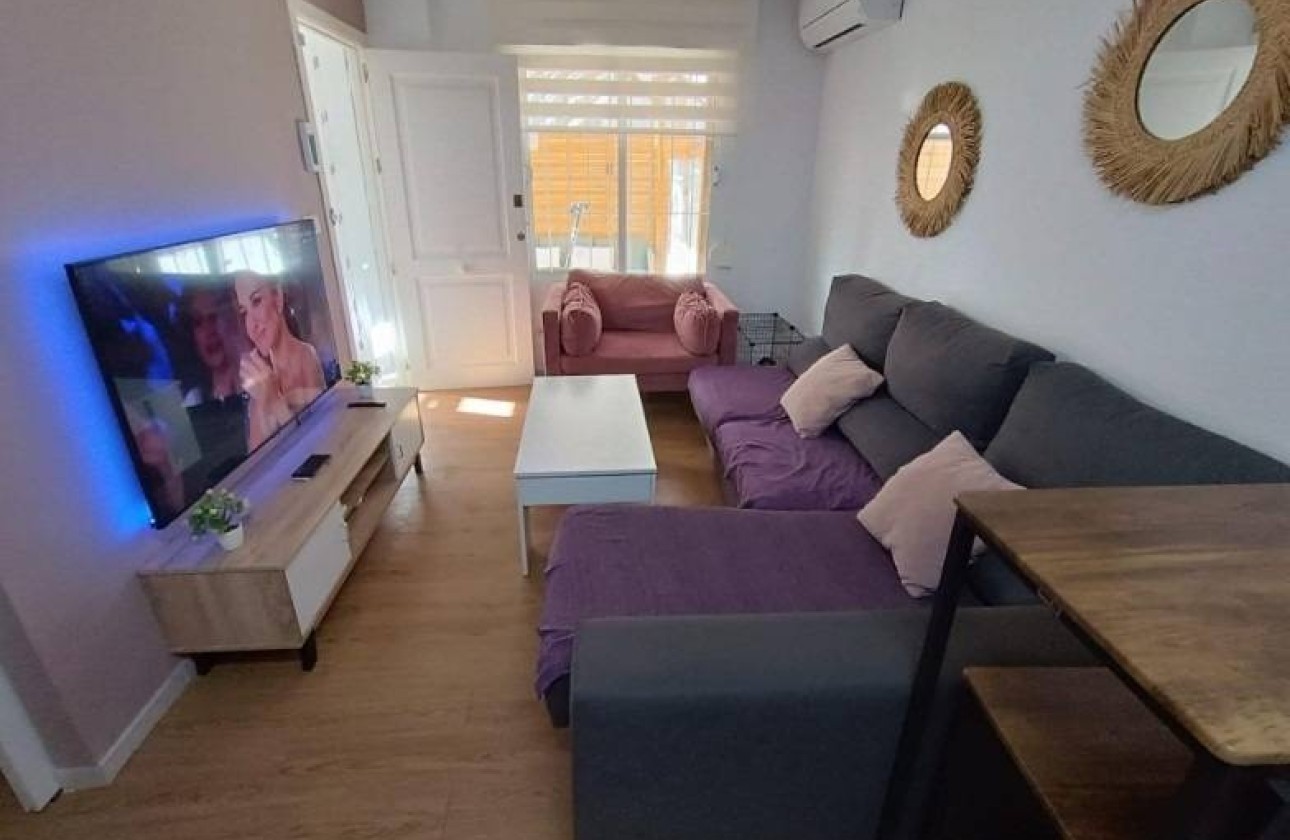 Resale - Wohnung / Appartement -
Torrevieja - Los Balcones