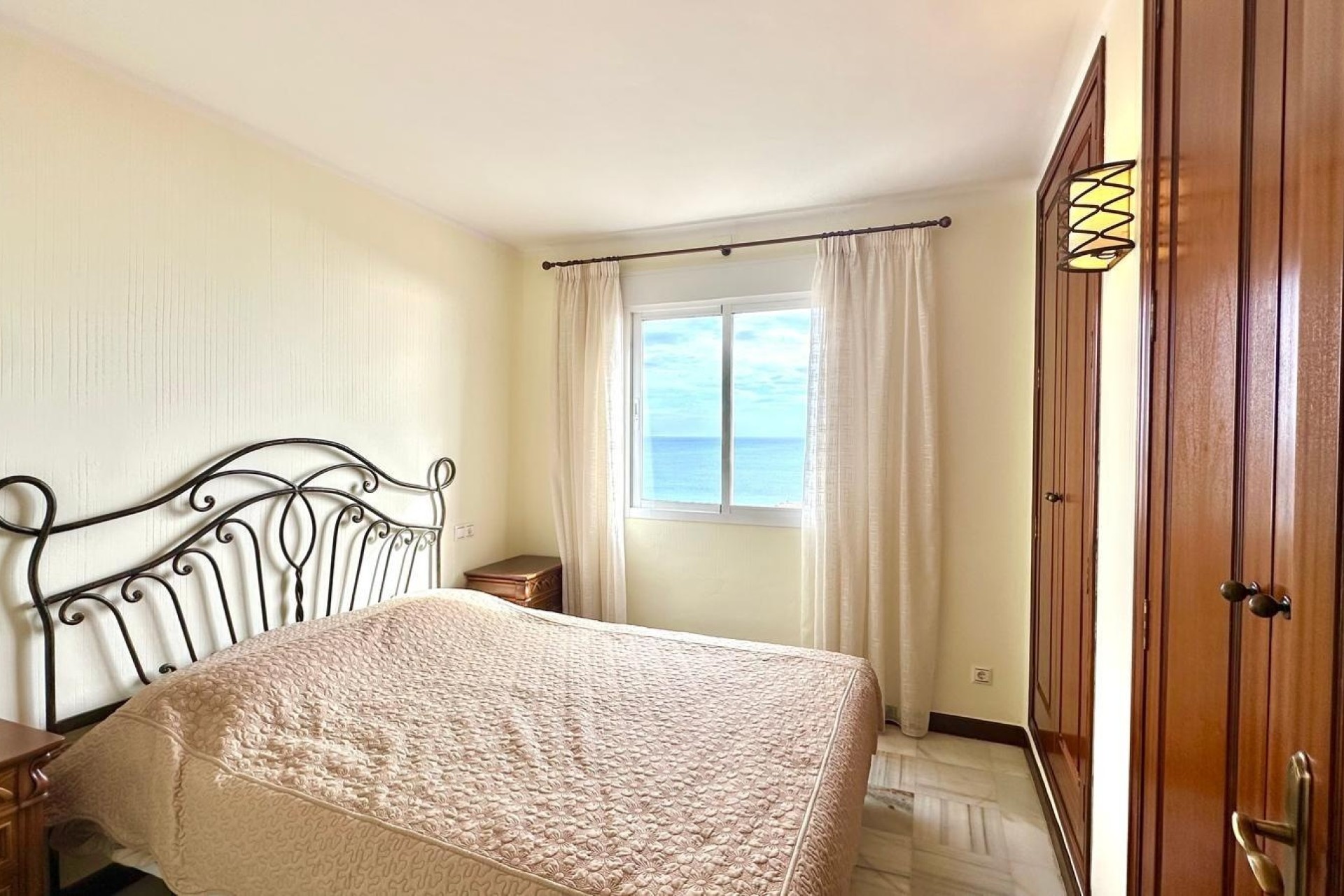 Resale - Wohnung / Appartement -
Torrevieja - Los Frutales