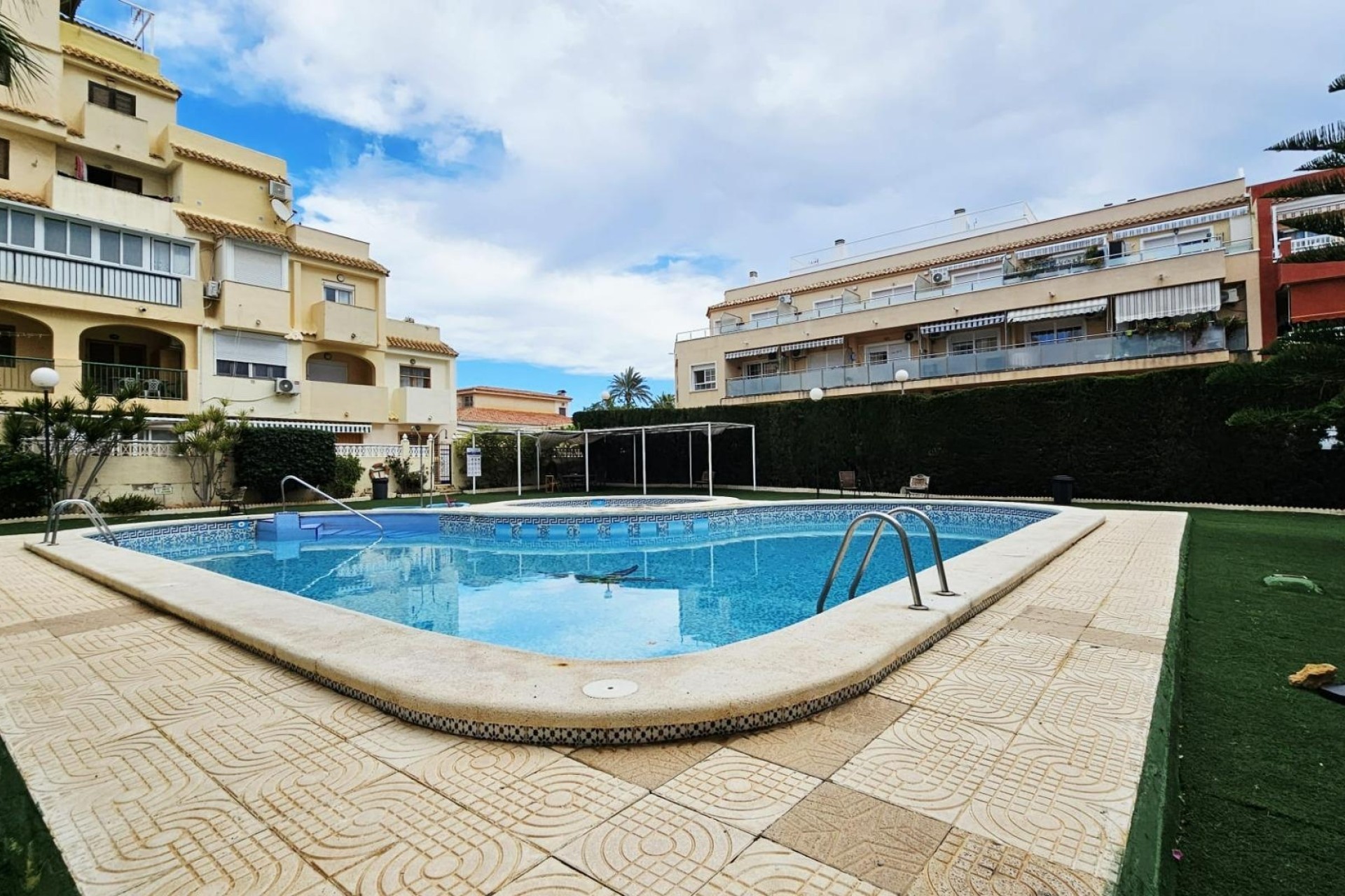 Resale - Wohnung / Appartement -
Torrevieja - Nueva Torrevieja