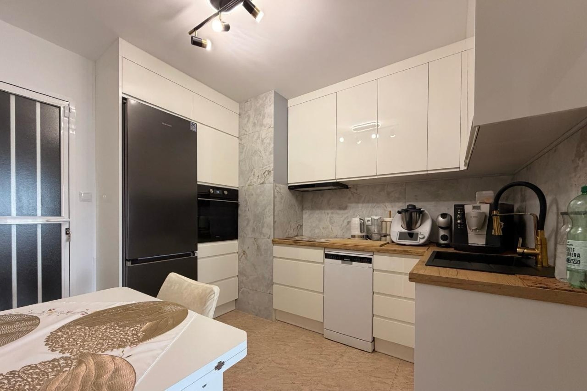 Resale - Wohnung / Appartement -
Torrevieja - Nueva Torrevieja