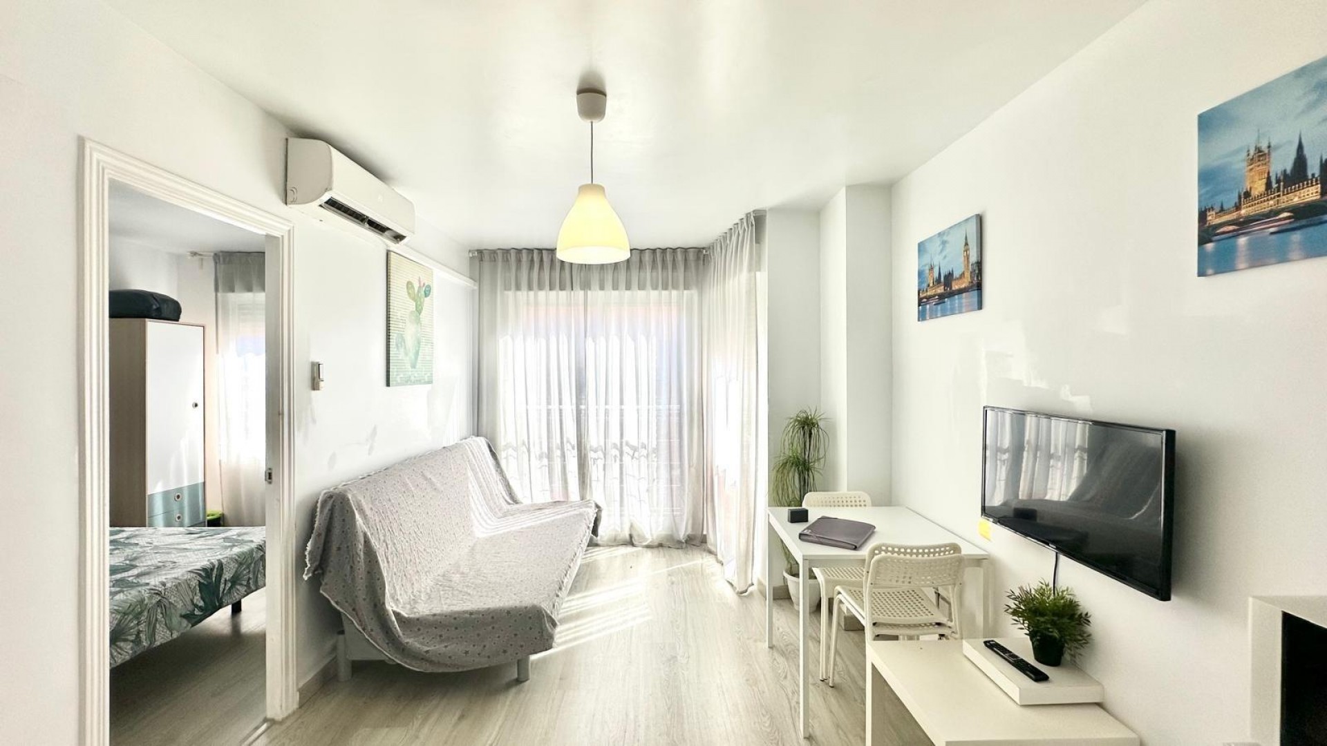 Resale - Wohnung Appartement -
Torrevieja - Paseo maritimo