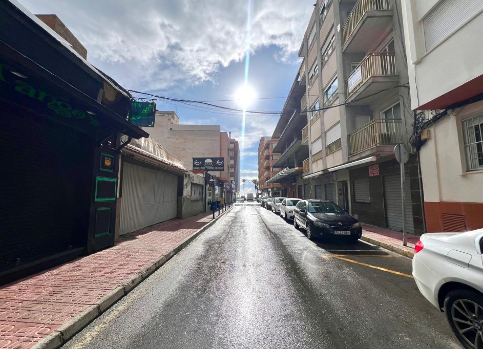 Resale - Wohnung Appartement -
Torrevieja - Paseo maritimo