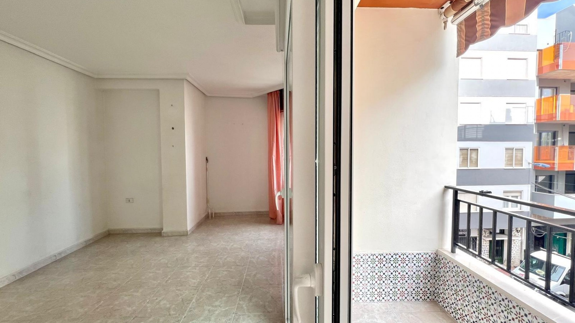 Resale - Wohnung Appartement -
Torrevieja - Paseo maritimo