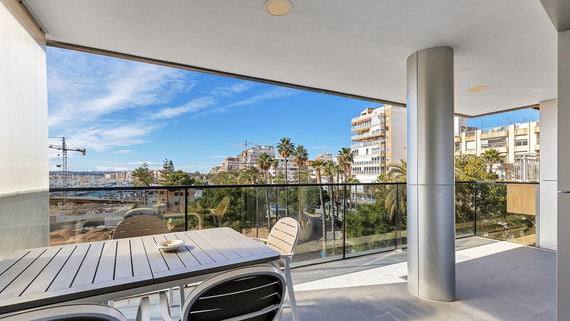 Resale - Wohnung Appartement -
Torrevieja - Paseo maritimo