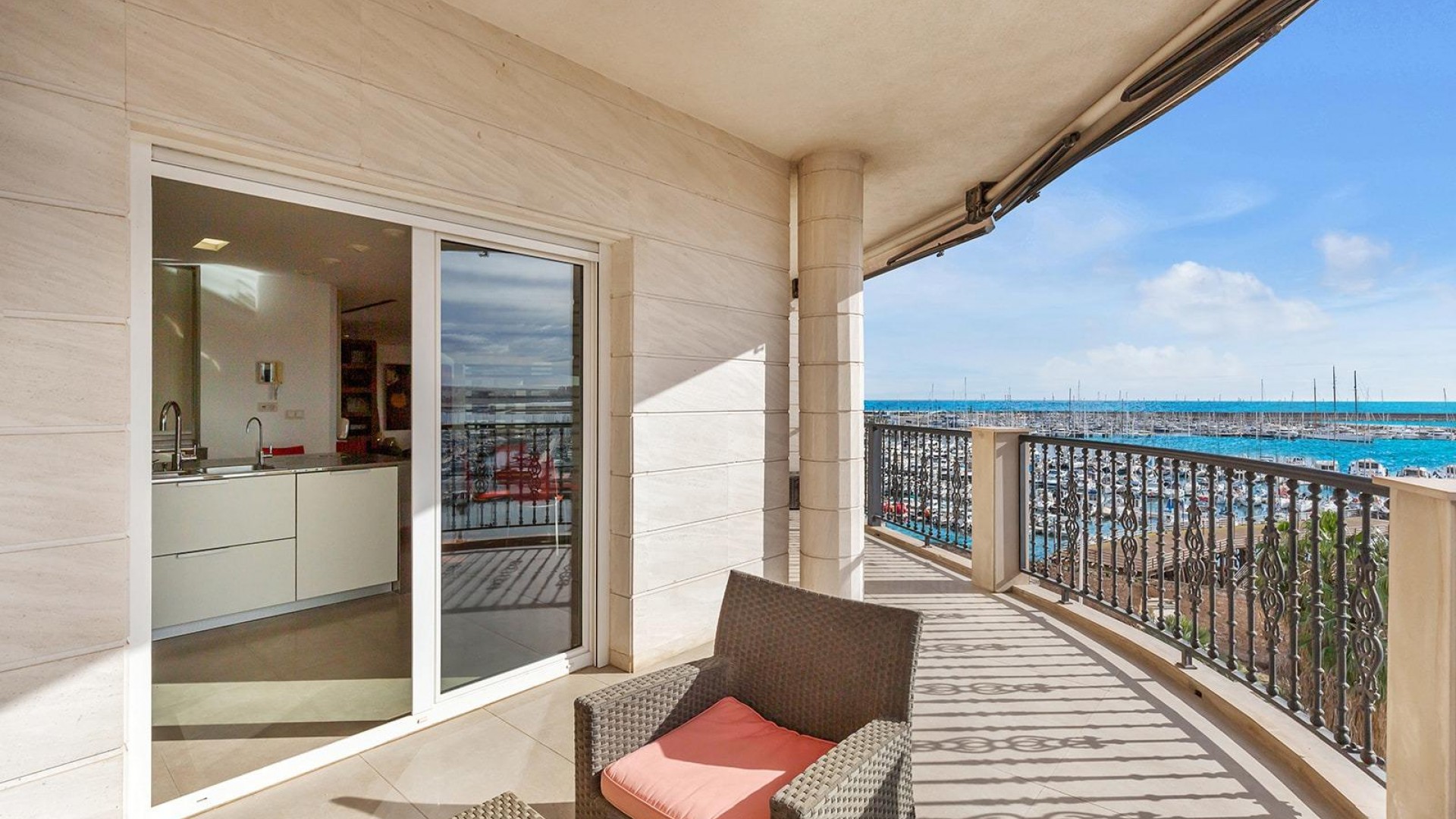 Resale - Wohnung Appartement -
Torrevieja - Paseo maritimo