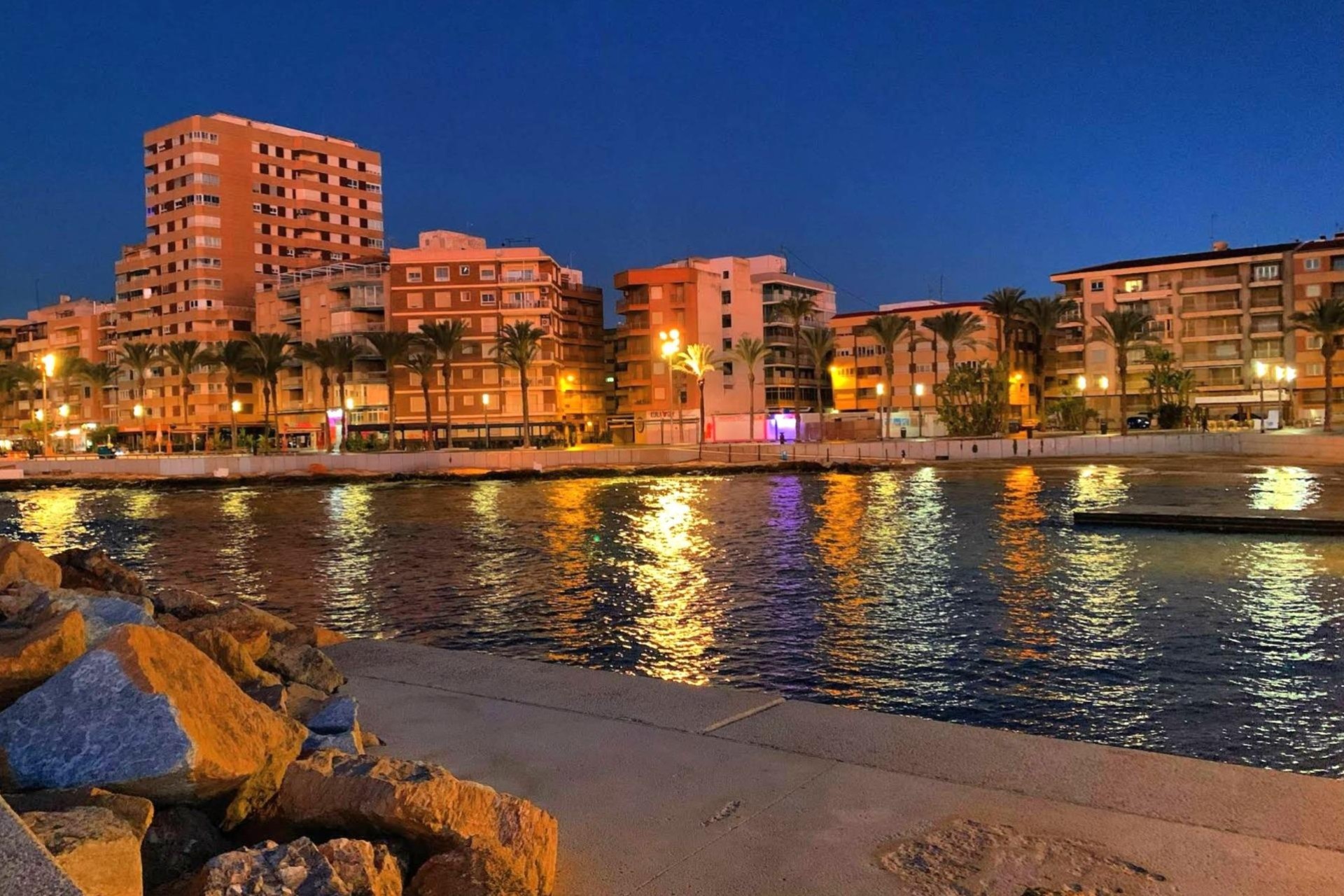 Resale - Wohnung / Appartement -
Torrevieja - Paseo maritimo