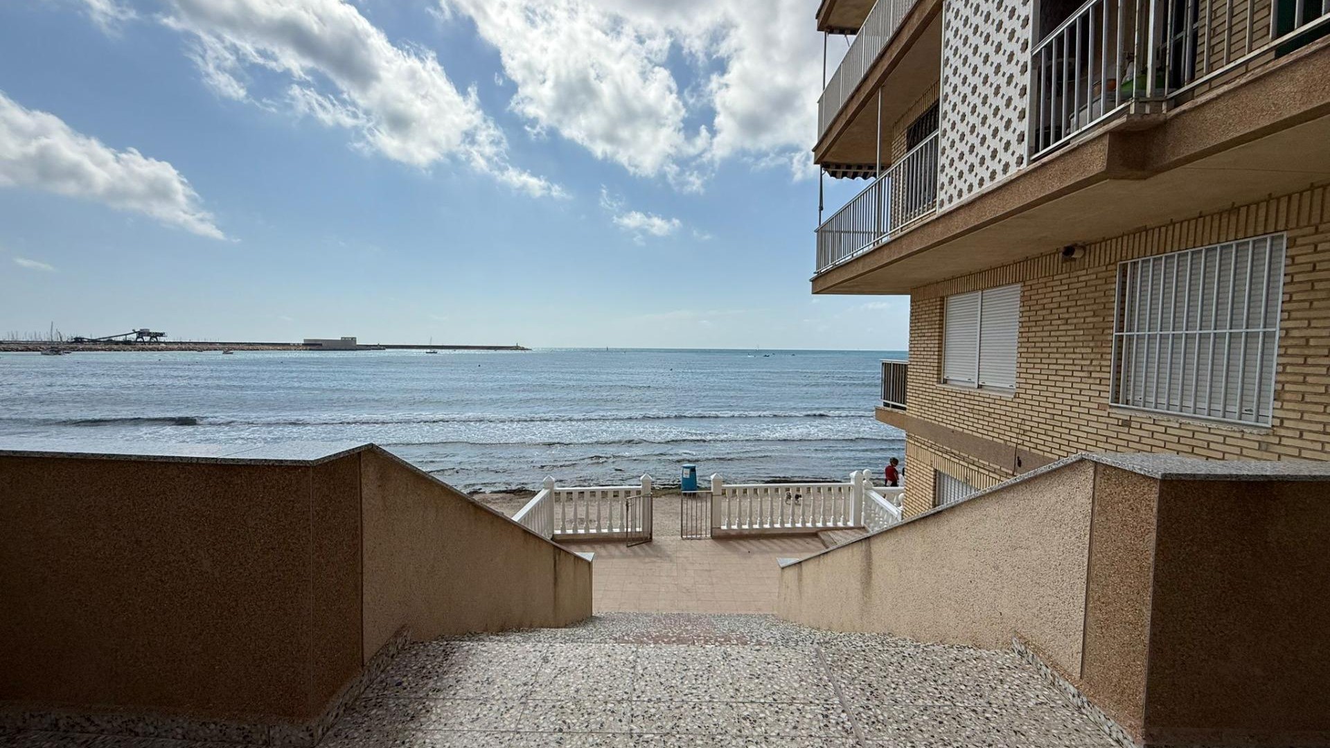 Resale - Wohnung Appartement -
Torrevieja - Playa de los Naufragos