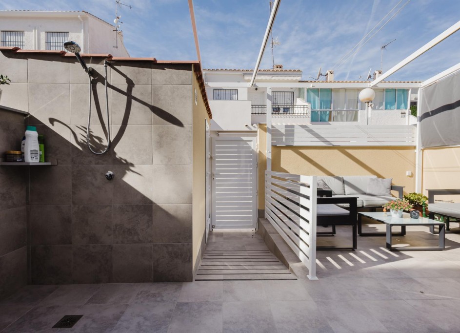 Resale - Wohnung Appartement -
Torrevieja - Playa de los Naufragos