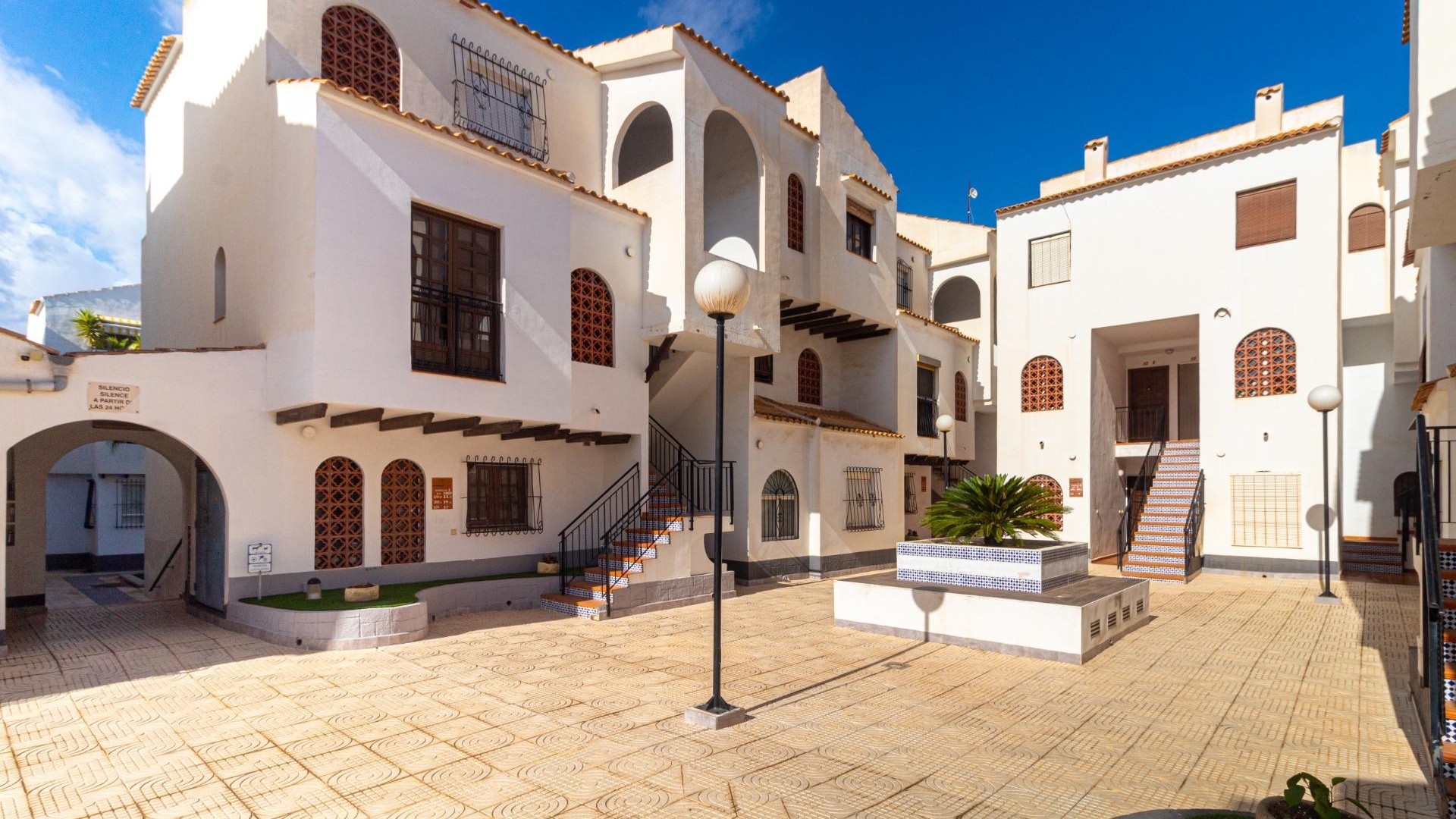 Resale - Wohnung Appartement -
Torrevieja - Playa de los Naufragos