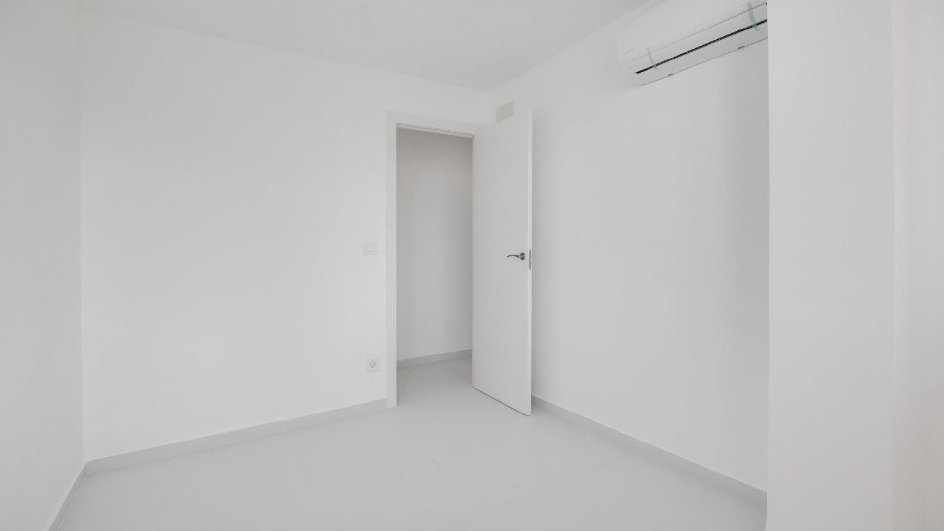 Resale - Wohnung Appartement -
Torrevieja - Playa de los Naufragos