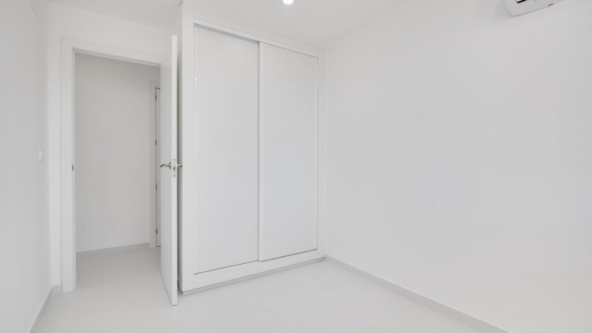 Resale - Wohnung Appartement -
Torrevieja - Playa de los Naufragos