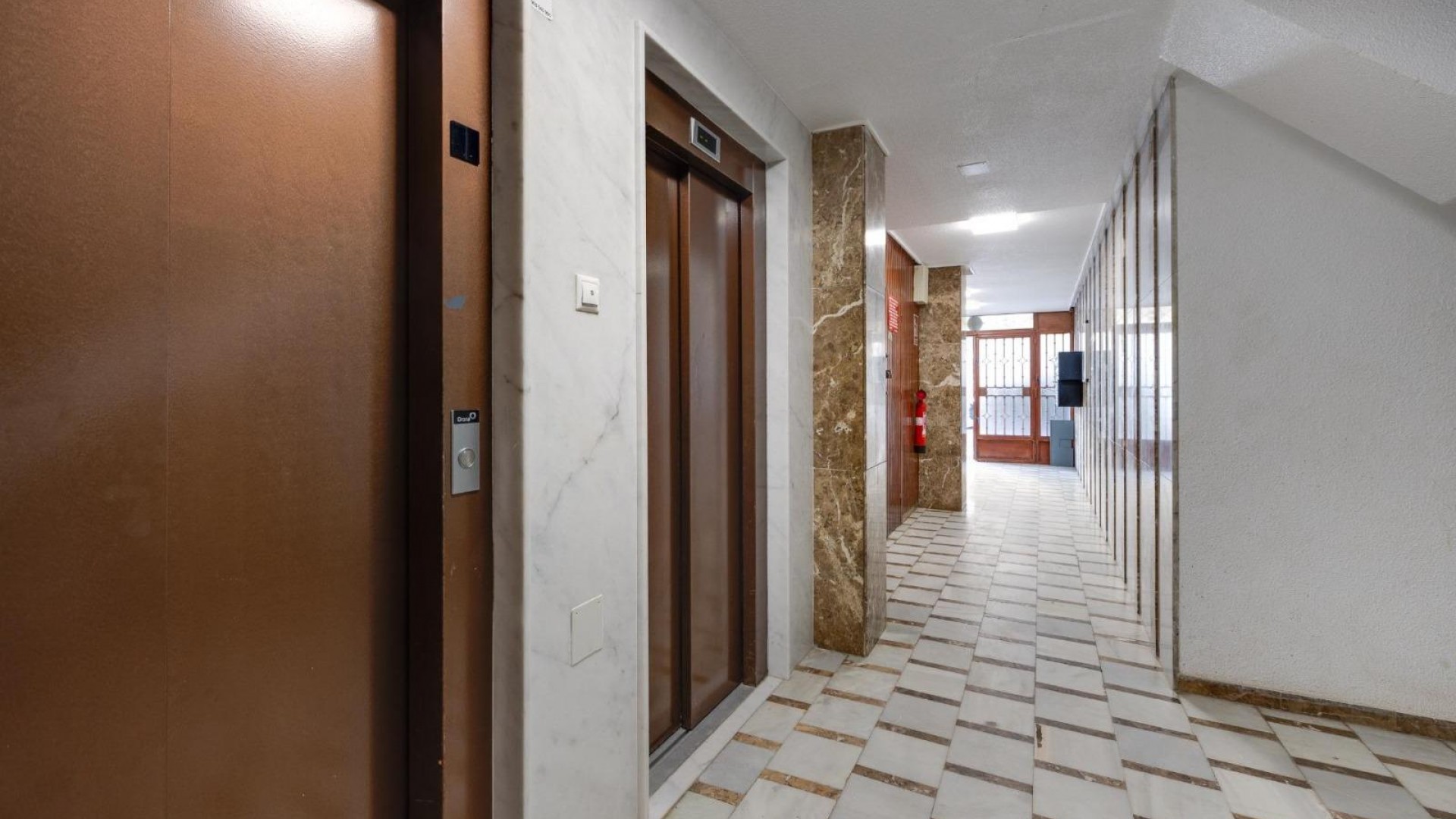 Resale - Wohnung Appartement -
Torrevieja - Playa de los Naufragos