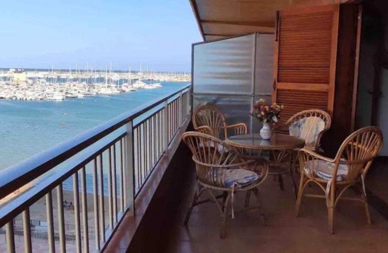Resale - Wohnung / Appartement -
Torrevieja - Playa de los Naufragos