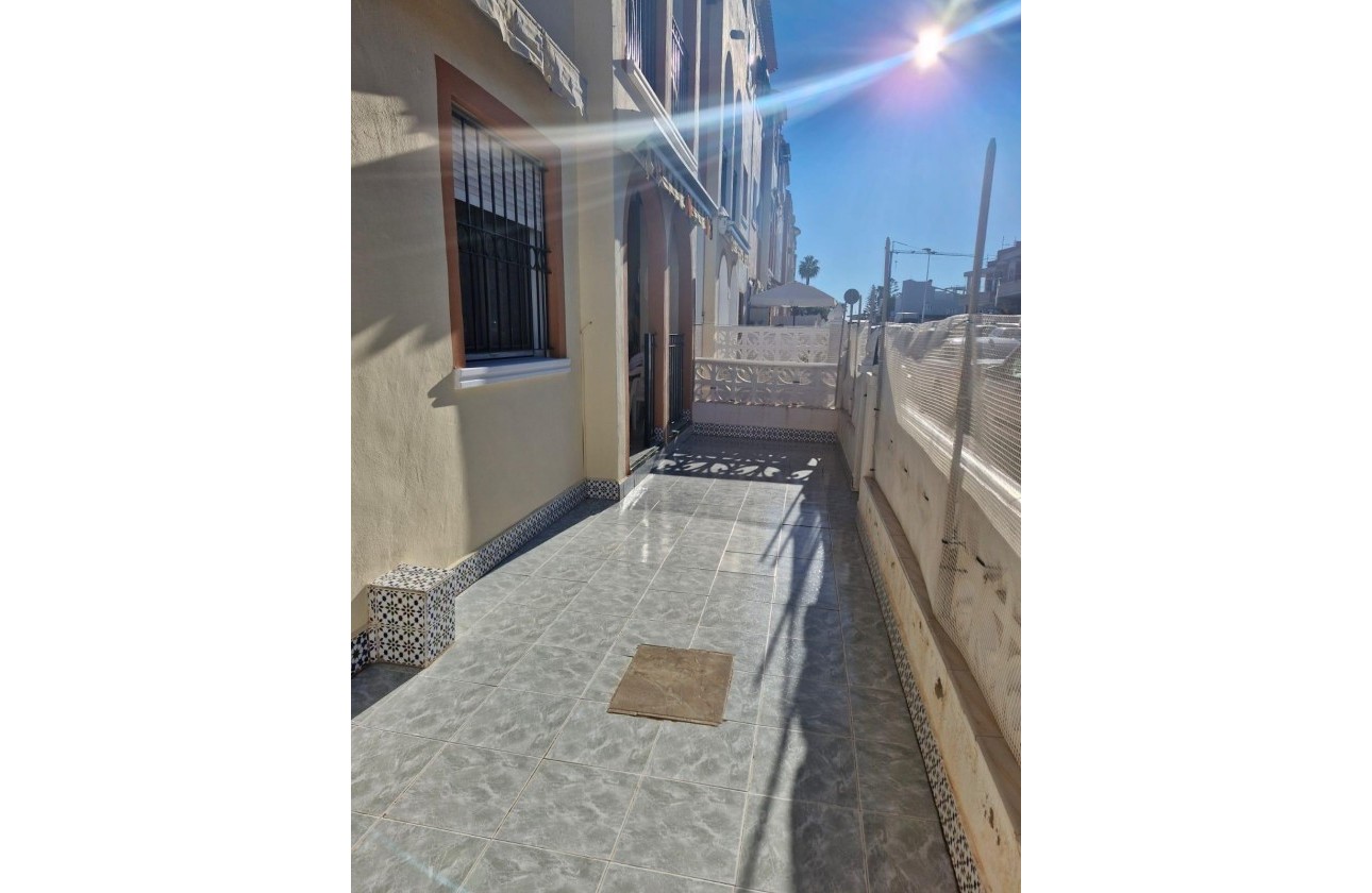 Resale - Wohnung / Appartement -
Torrevieja - Playa de los Naufragos