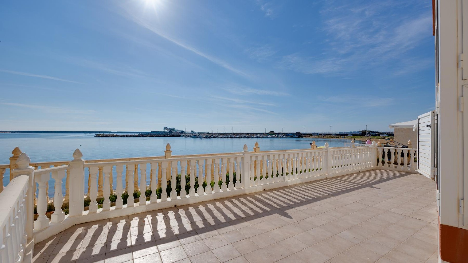 Resale - Wohnung Appartement -
Torrevieja - Playa del Acequión